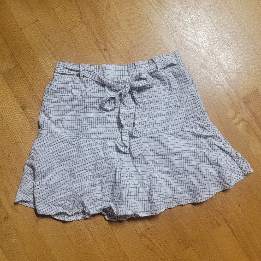 White Highwaisted Mini Skirt with built-in shorts